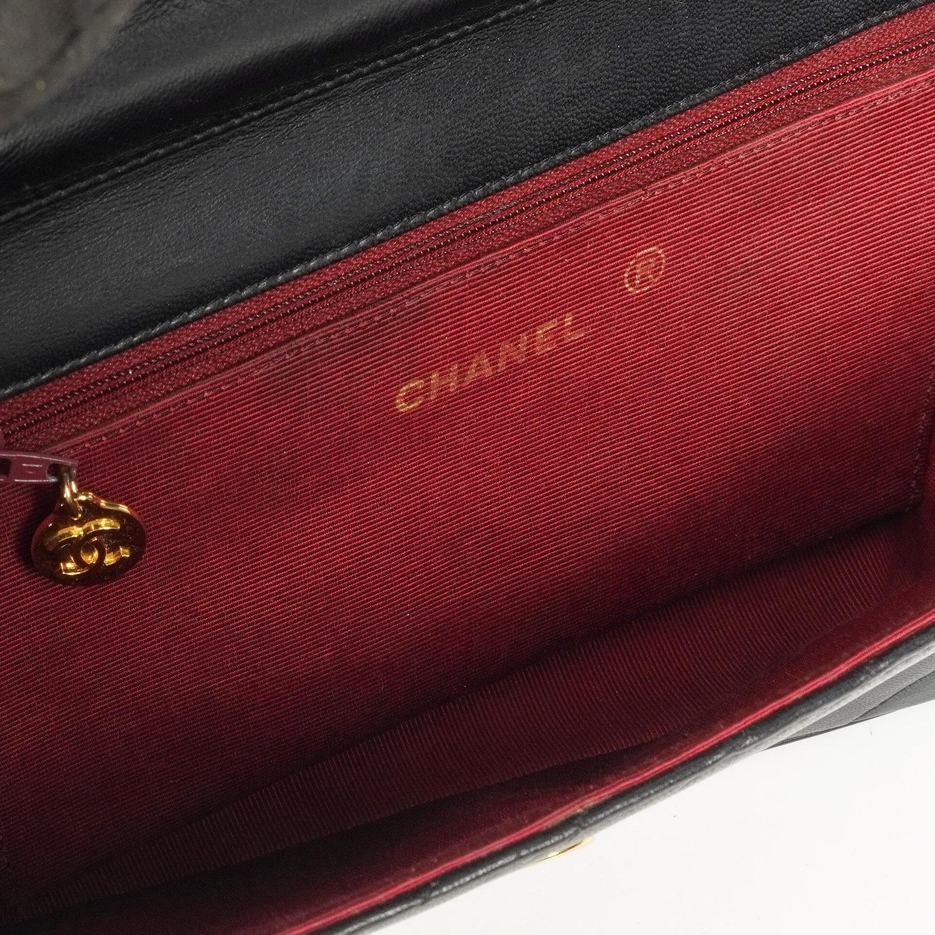 Chanel Schwarze diagonale gesteppte Lammleder Mittel Classic Single Flap Tasche mit 24K vergoldeten Beschlägen