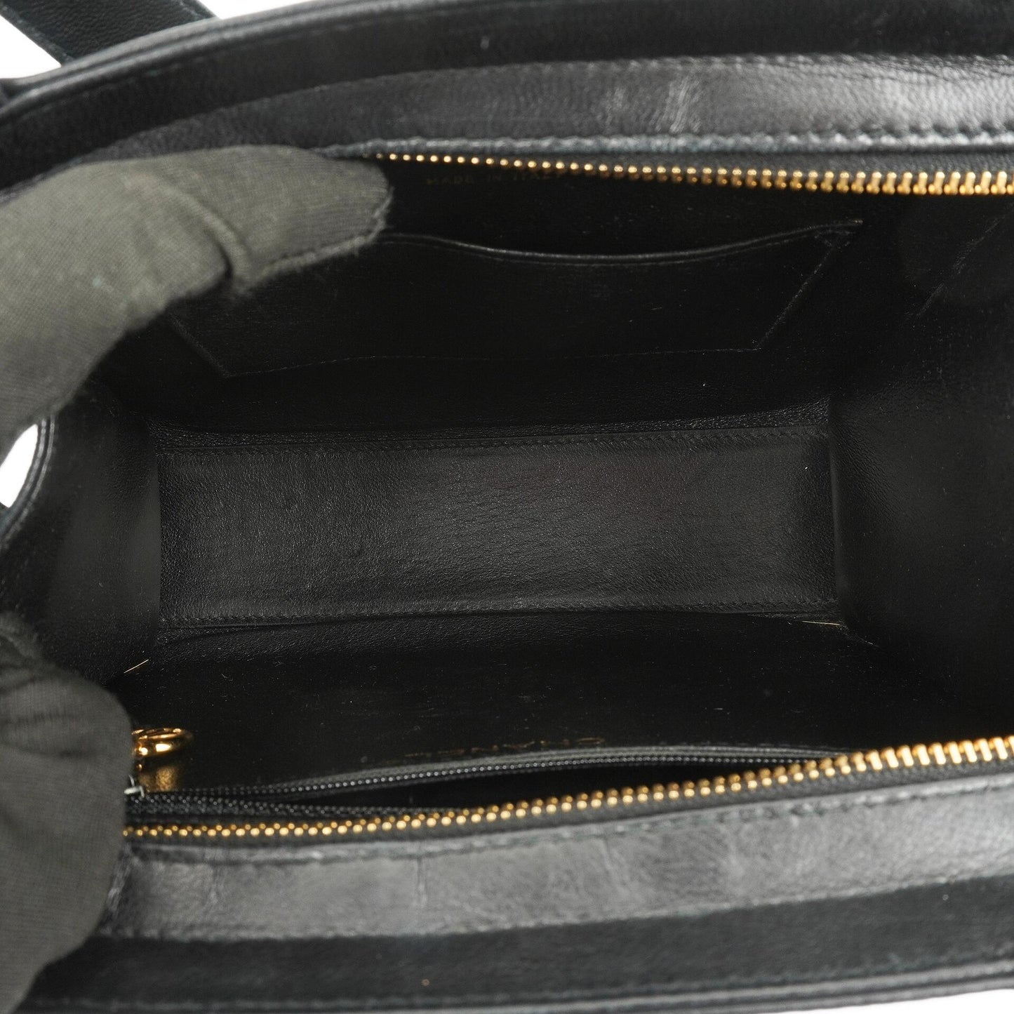 Chanel Camellia Top-Handle-Tasche aus schwarzem Leder