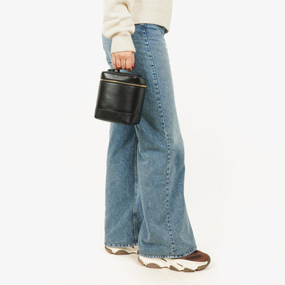 Chanel Kosmetikkoffer aus schwarzem Leder