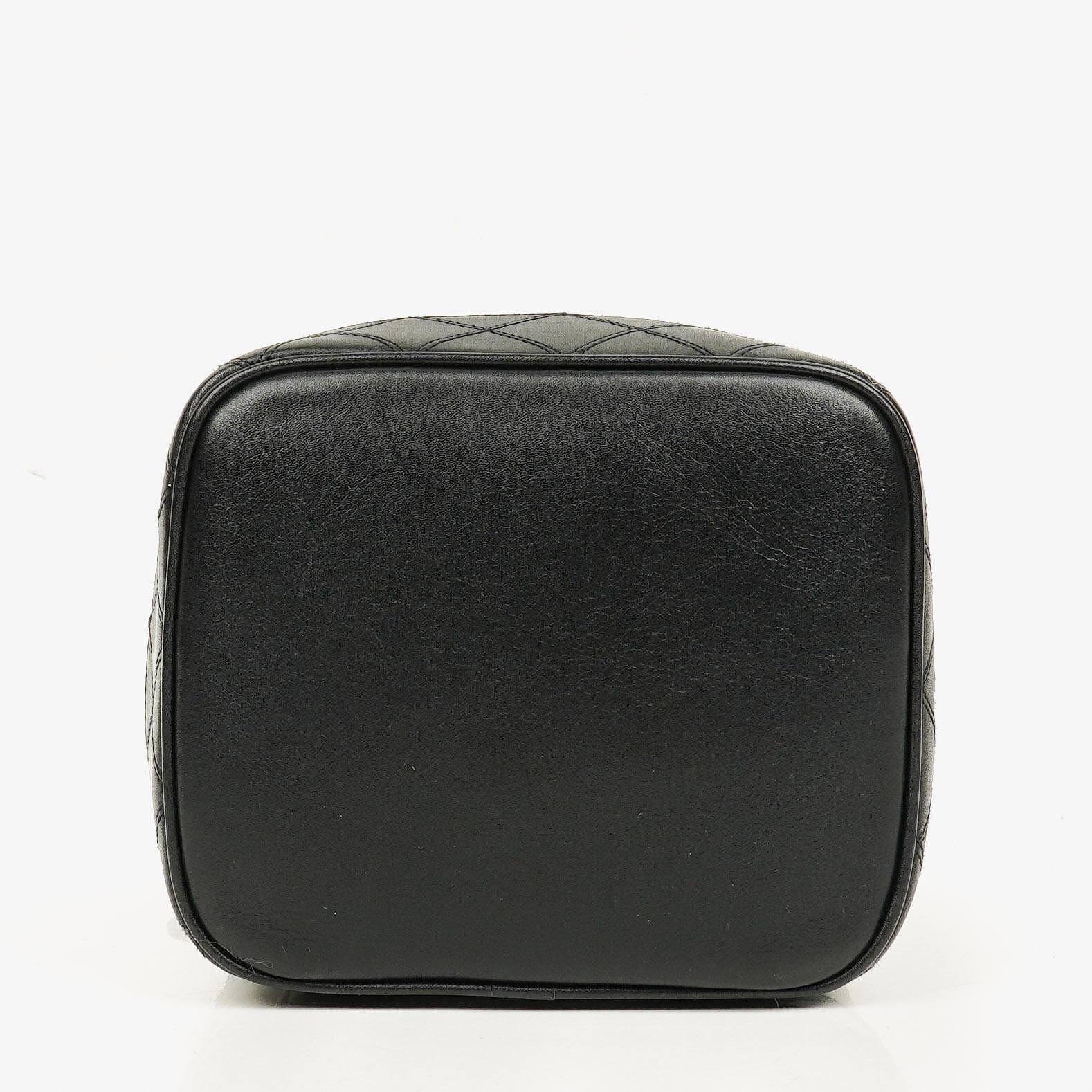 Chanel Kosmetikkoffer aus schwarzem Leder