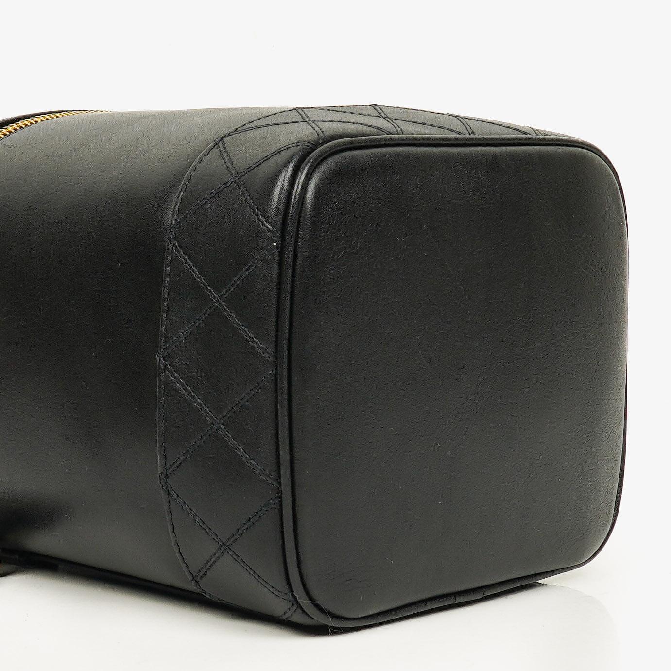 Chanel Kosmetikkoffer aus schwarzem Leder