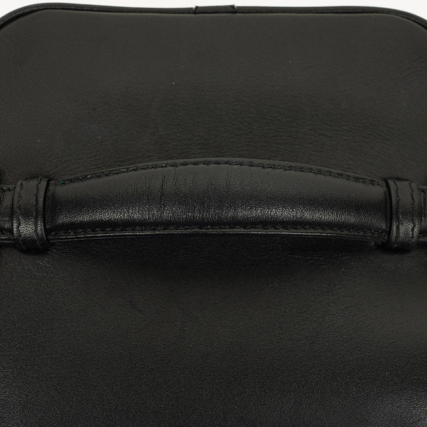 Chanel Kosmetikkoffer aus schwarzem Leder