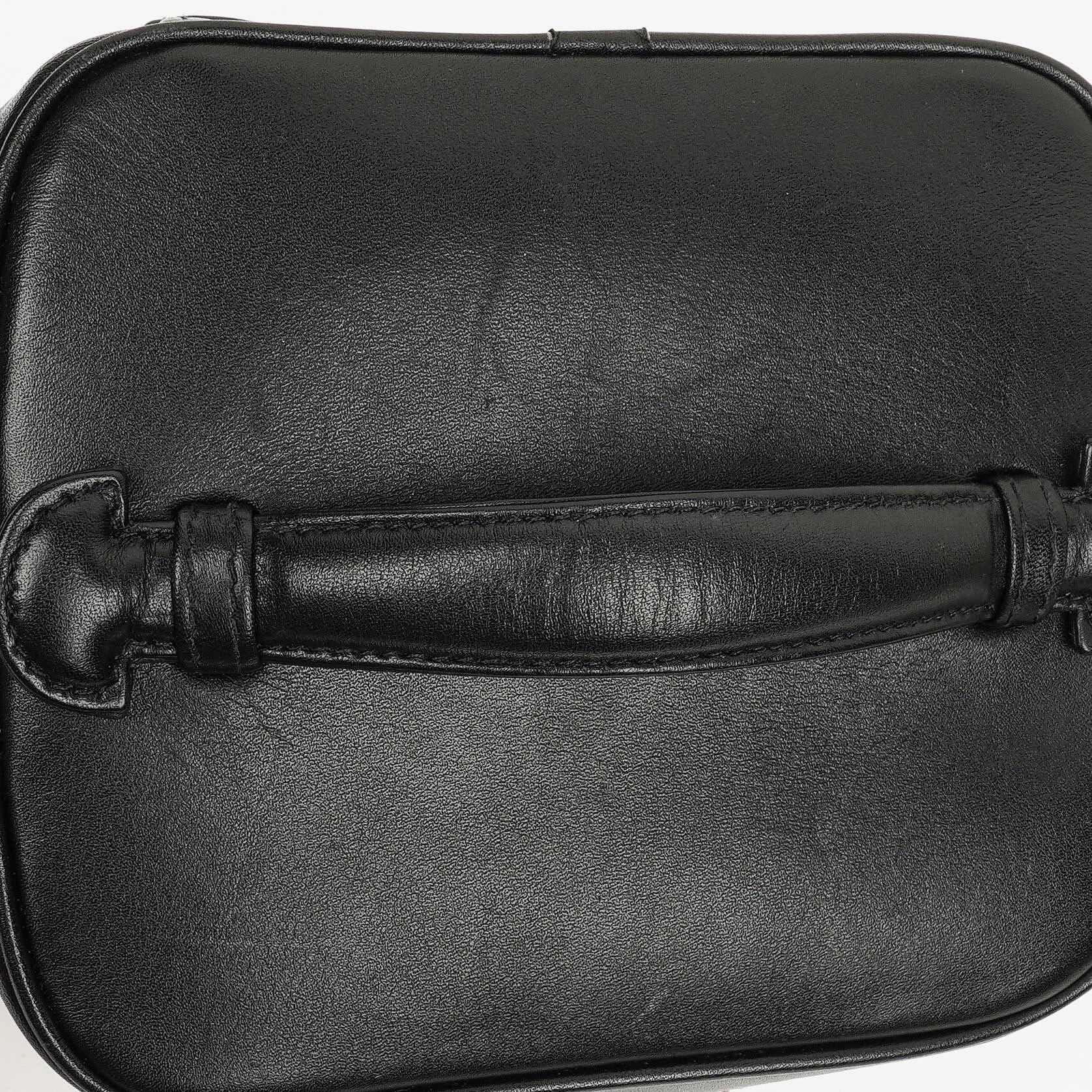 Chanel Kosmetikkoffer aus schwarzem Leder