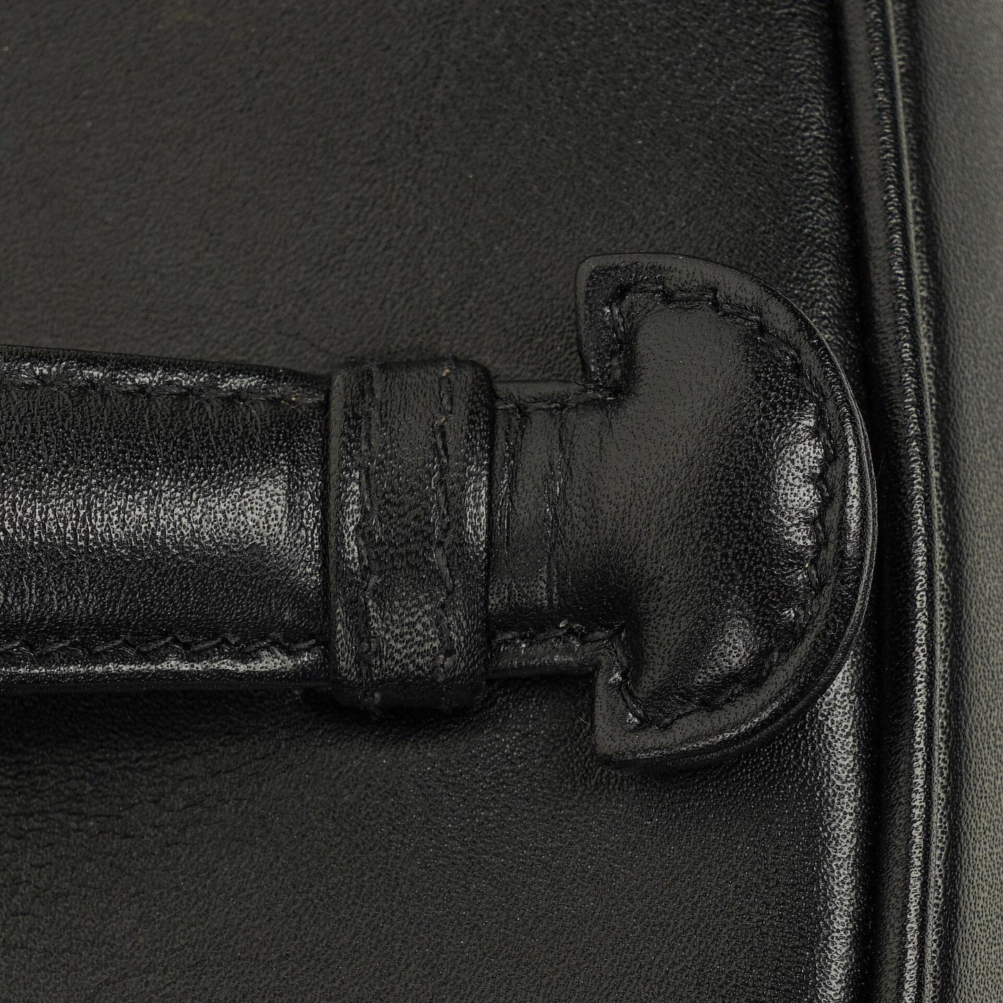 Chanel Kosmetikkoffer aus schwarzem Leder