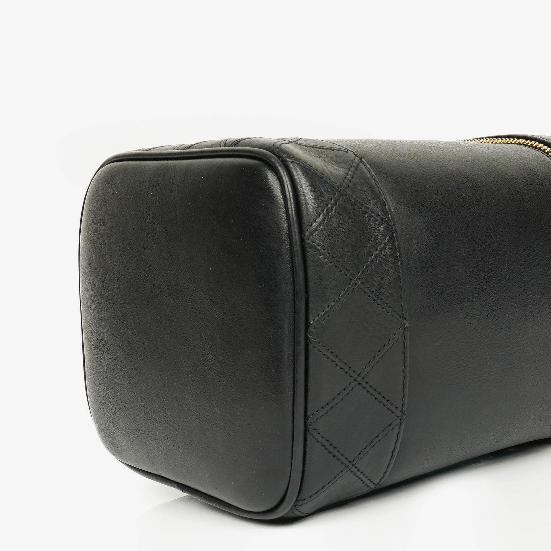 Chanel Vanity Case aus schwarzem Leder