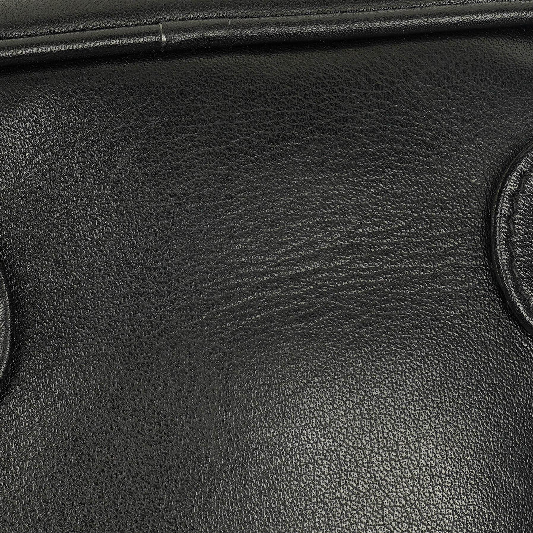 Chanel Vanity Case aus schwarzem Leder