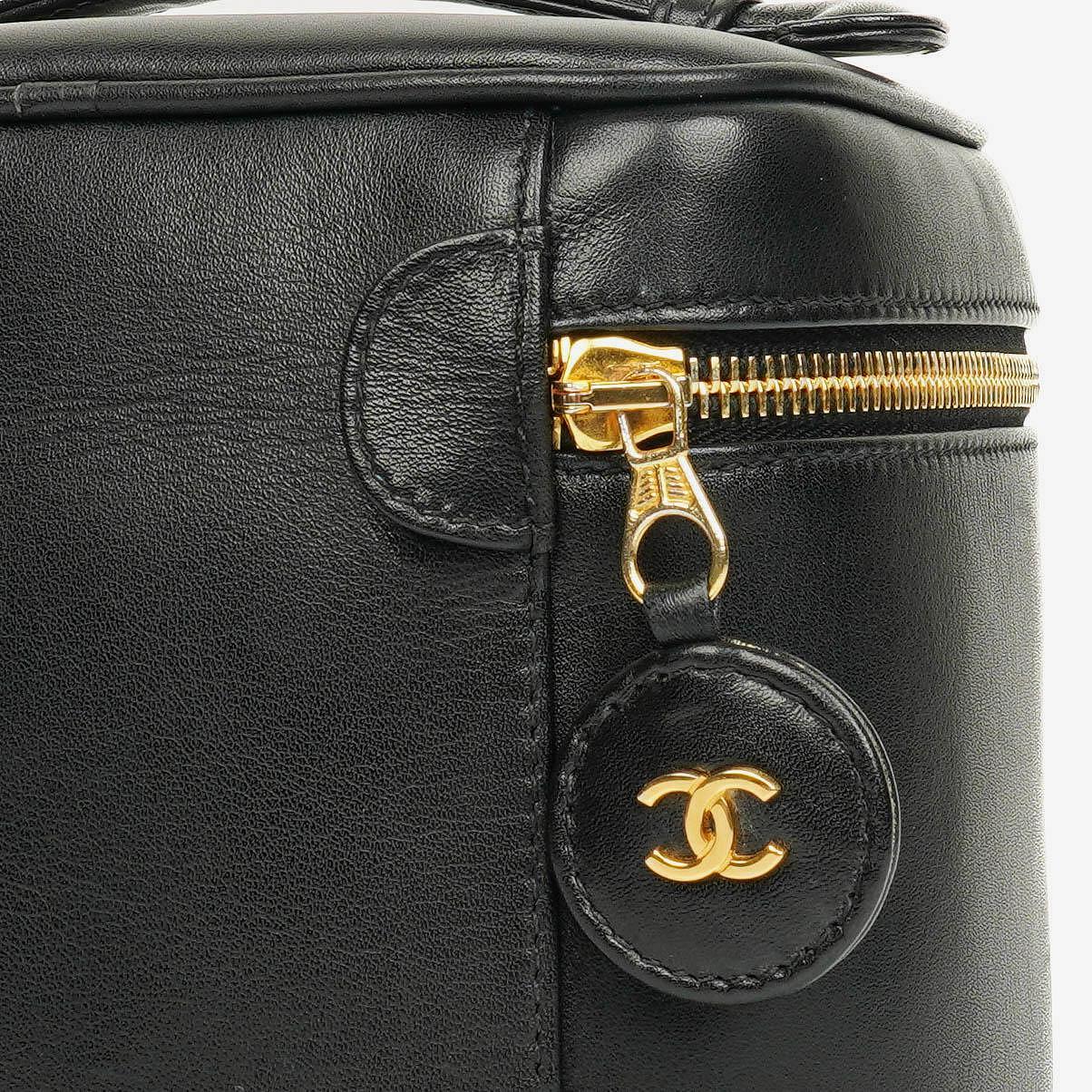 Chanel Vanity Case aus schwarzem Leder