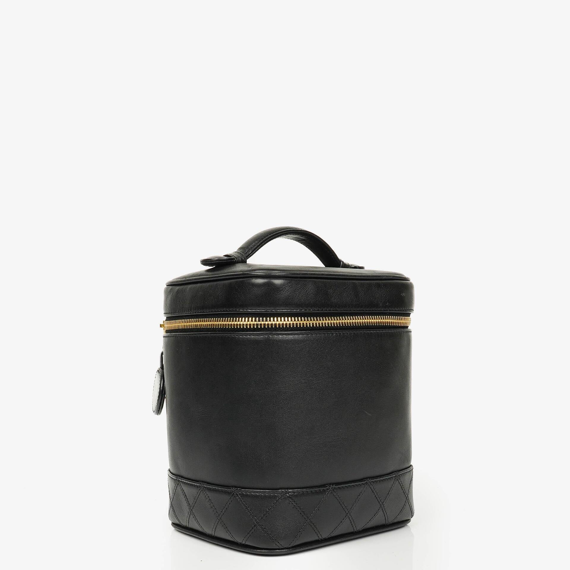 Chanel Vanity Case aus schwarzem Leder
