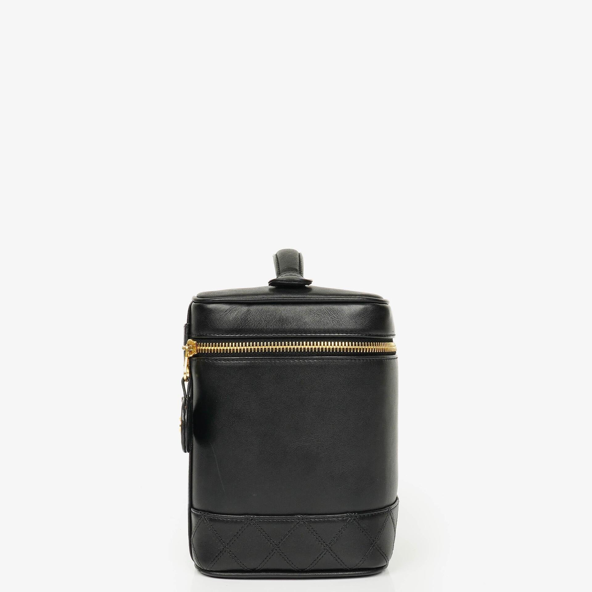 Chanel Vanity Case aus schwarzem Leder