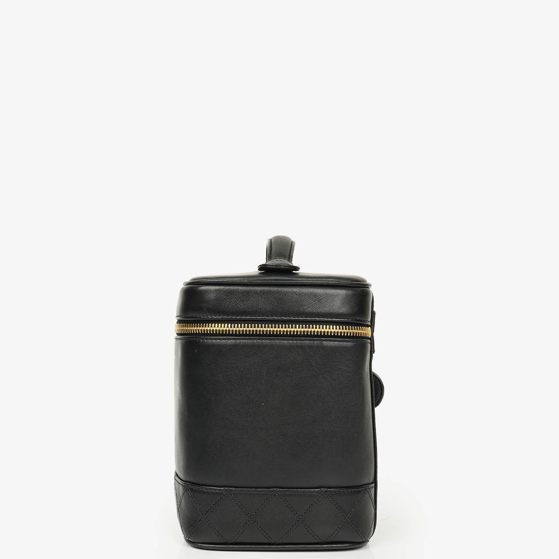 Chanel Vanity Case aus schwarzem Leder