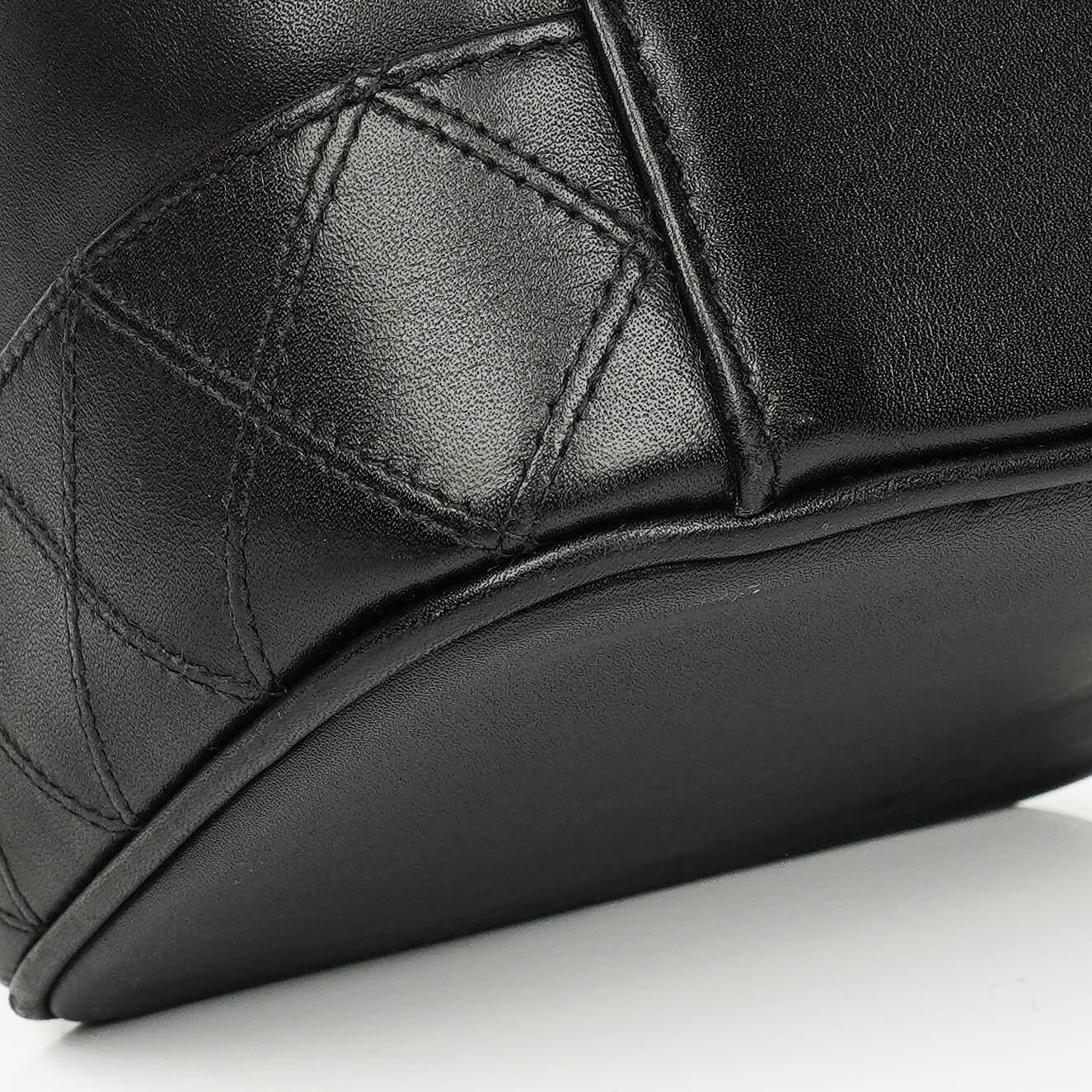 Chanel Vanity Case aus schwarzem Leder