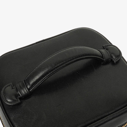 Chanel Vanity Case aus schwarzem Leder