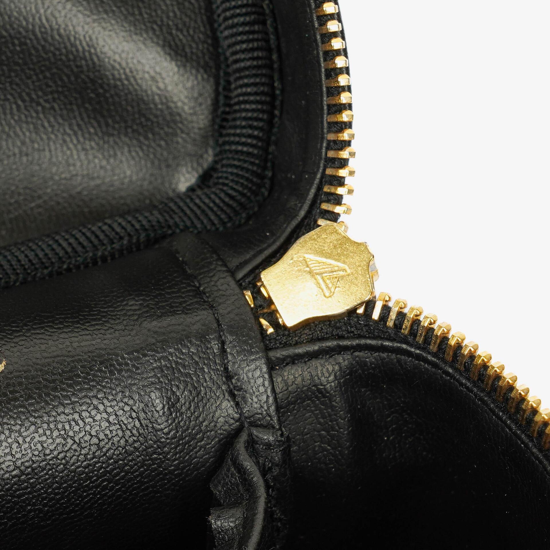 Chanel Vanity Case aus schwarzem Leder