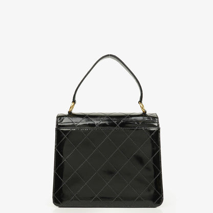 Chanel Schwarze gesteppte Lackleder-Top-Handle-Klappentasche mit 24K vergoldeter Hardware