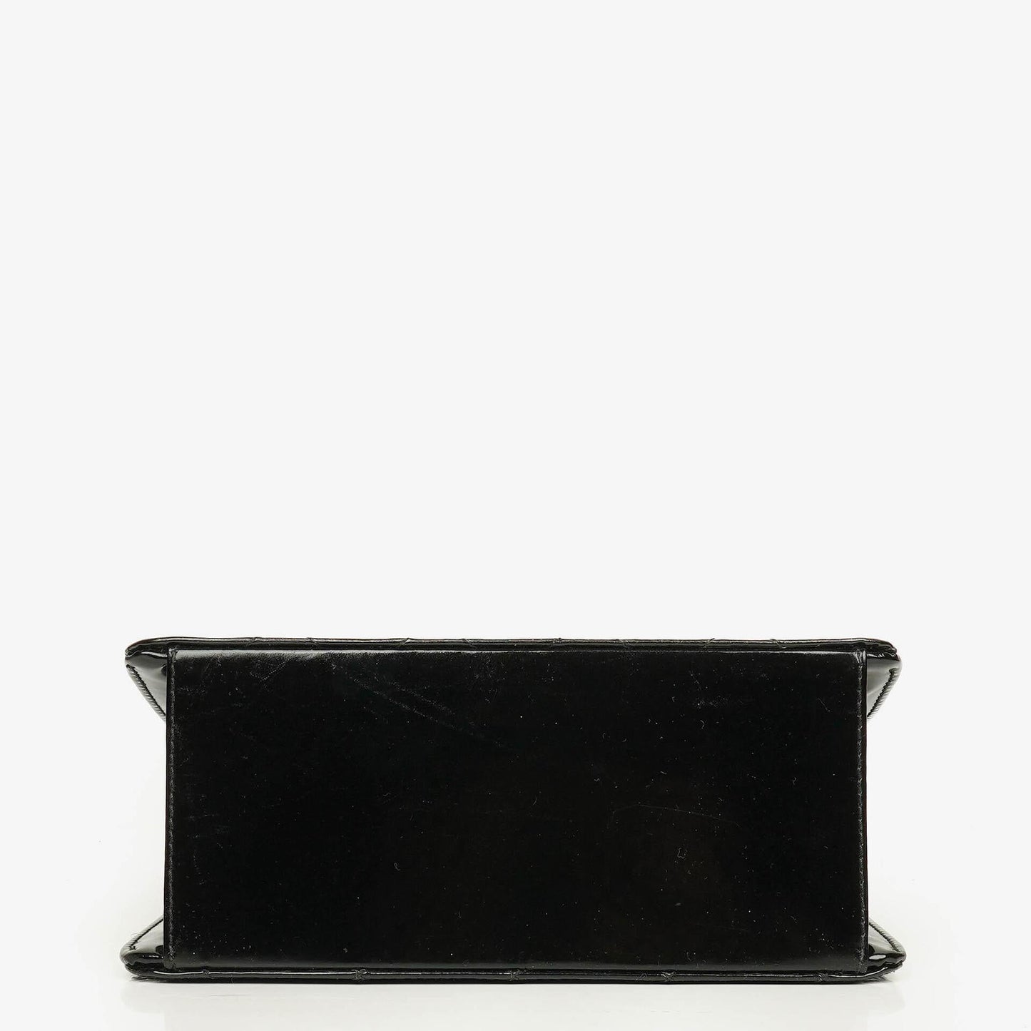 Chanel Schwarze gesteppte Lackleder-Top-Handle-Klappentasche mit 24K vergoldeter Hardware