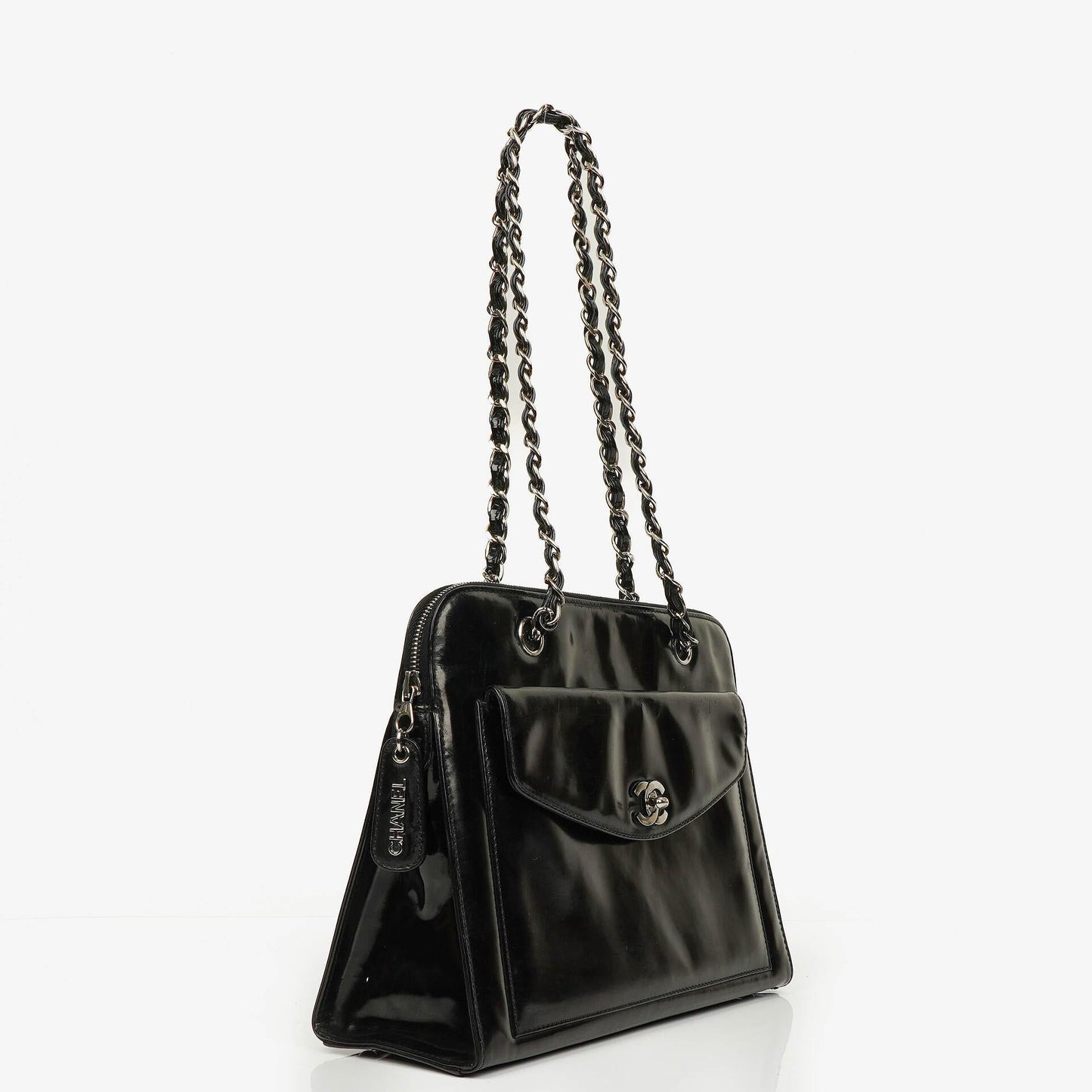 Chanel Schultertasche aus schwarzem Lackleder