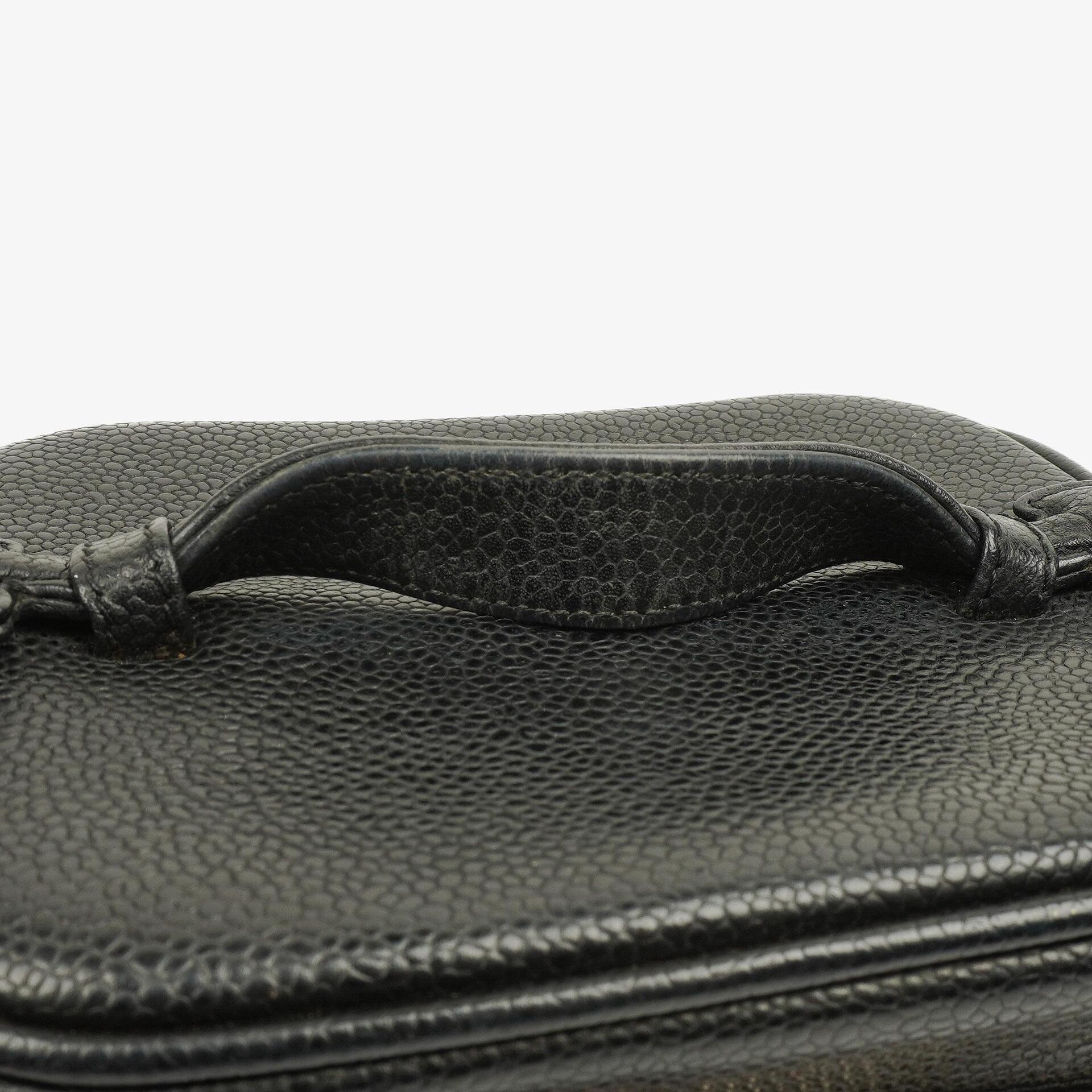 Chanel Vanity Case aus schwarzem gestepptem Kaviarleder