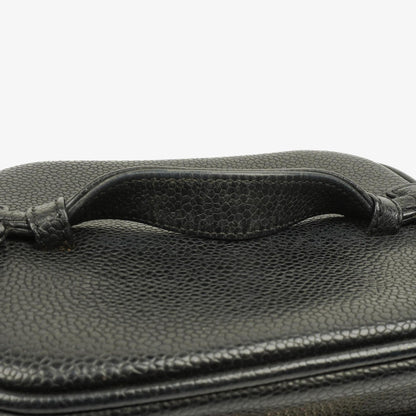 Chanel Vanity Case aus schwarzem gestepptem Kaviarleder
