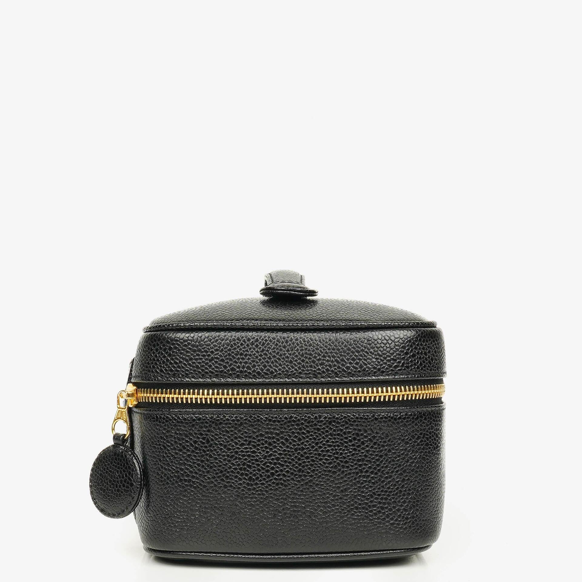 Chanel Vanity Case aus schwarzem gestepptem Kaviarleder