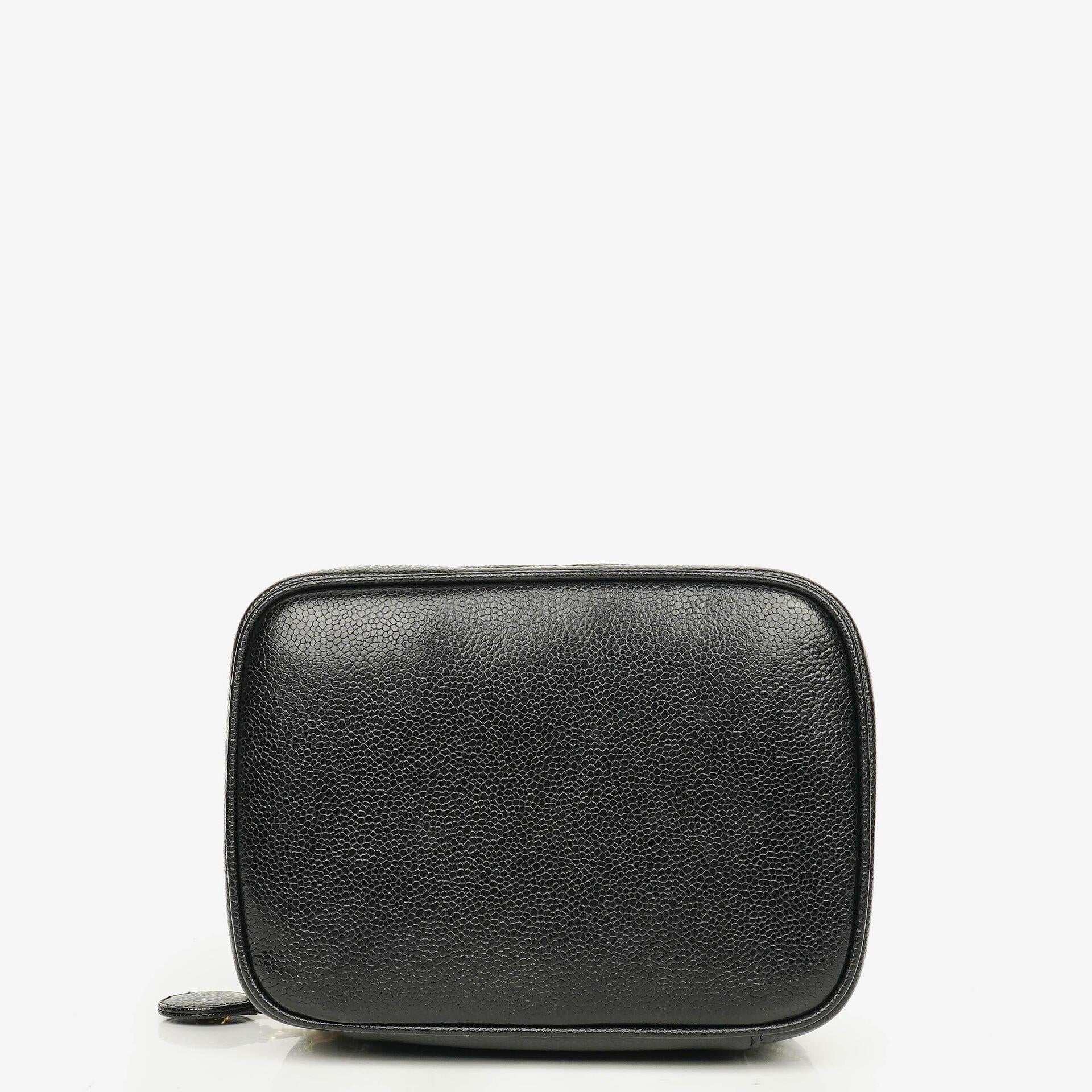 Chanel Vanity Case aus schwarzem gestepptem Kaviarleder