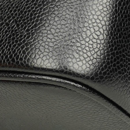 Chanel Vanity Case aus schwarzem gestepptem Kaviarleder