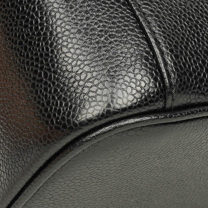 Chanel Vanity Case aus schwarzem gestepptem Kaviarleder