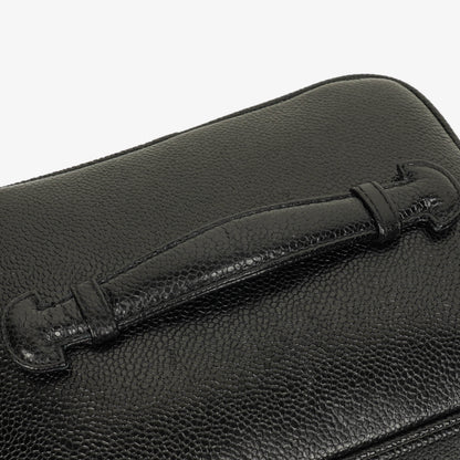 Chanel Vanity Case aus schwarzem gestepptem Kaviarleder
