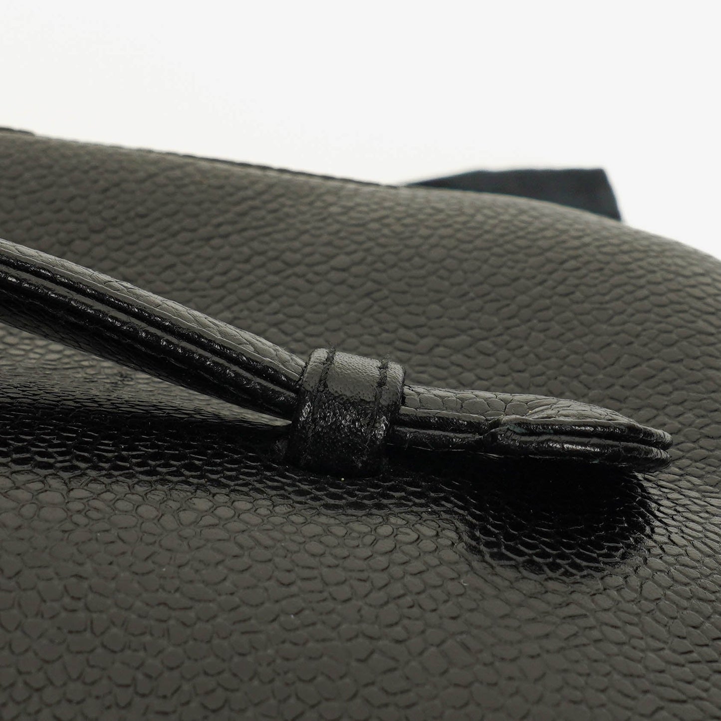 Chanel Vanity Case aus schwarzem gestepptem Kaviarleder