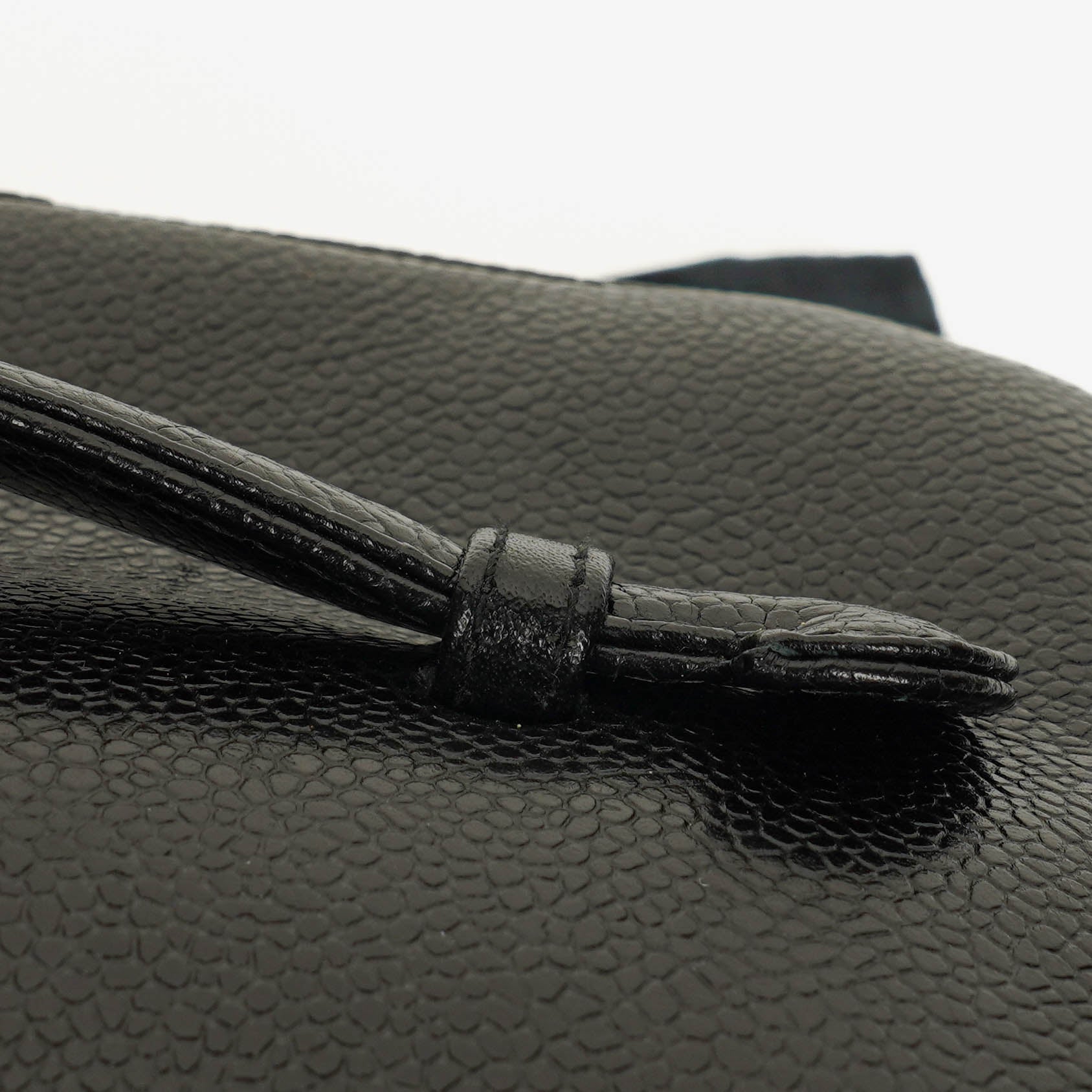 Chanel Vanity Case aus schwarzem gestepptem Kaviarleder