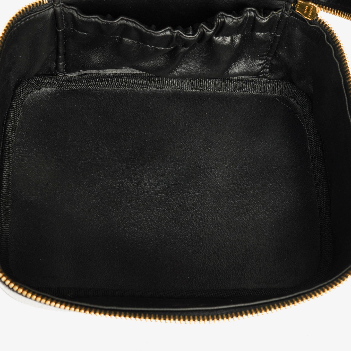 Chanel Vanity Case aus schwarzem gestepptem Kaviarleder