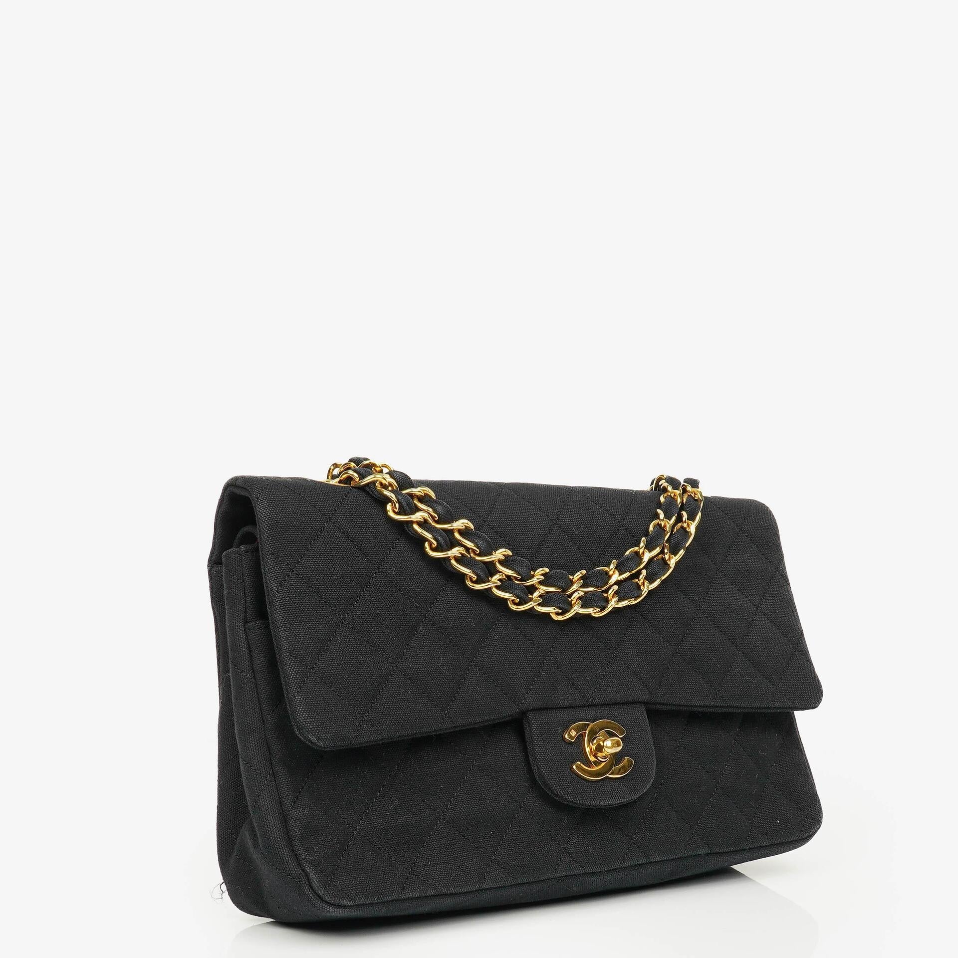 Chanel Double Flap Tasche in Schwarz gesteppt