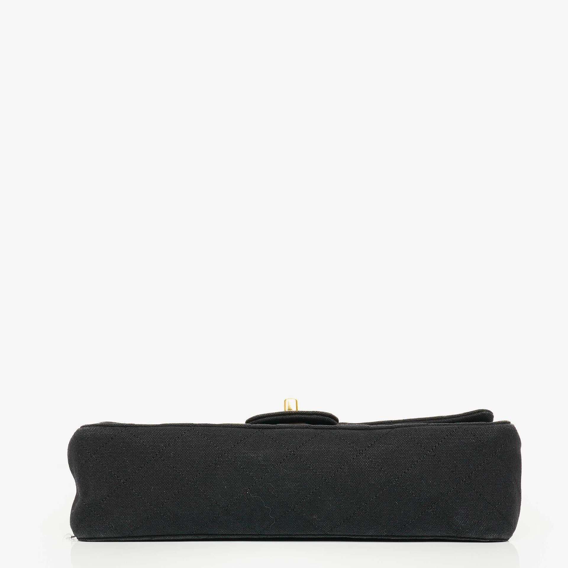 Chanel Double Flap Tasche in Schwarz gesteppt
