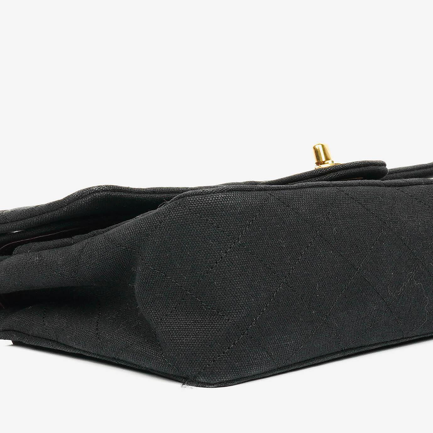 Chanel Double Flap Tasche in Schwarz gesteppt