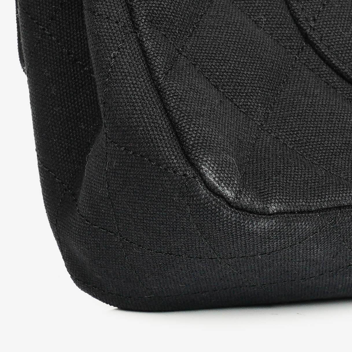 Chanel Double Flap Tasche in Schwarz gesteppt