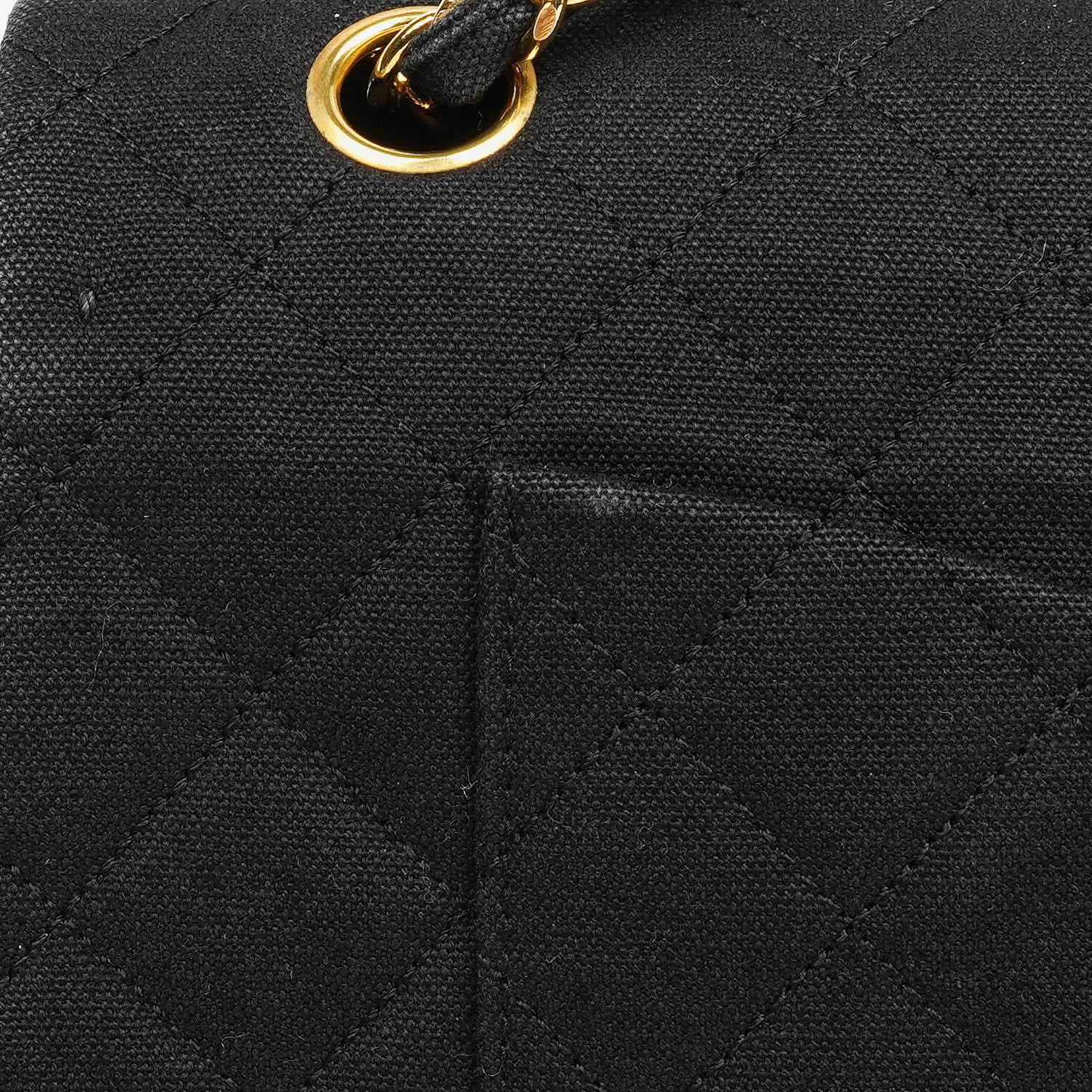 Chanel Double Flap Tasche in Schwarz gesteppt