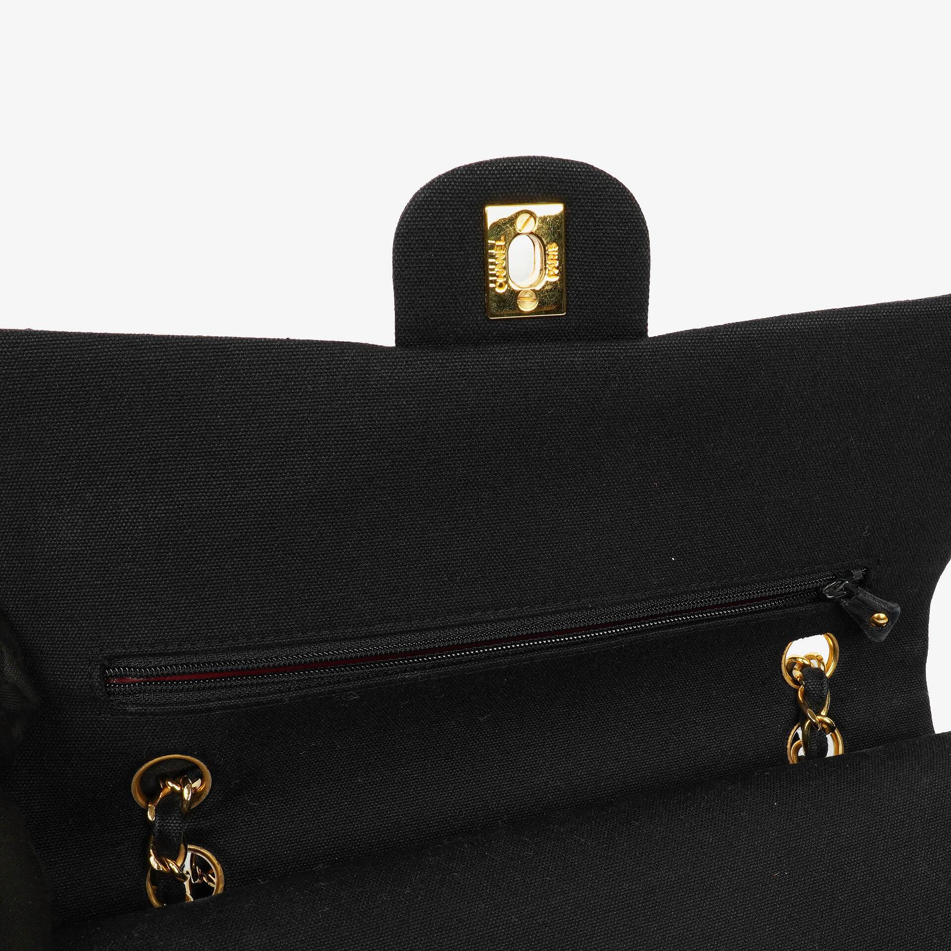 Chanel Double Flap Tasche in Schwarz gesteppt