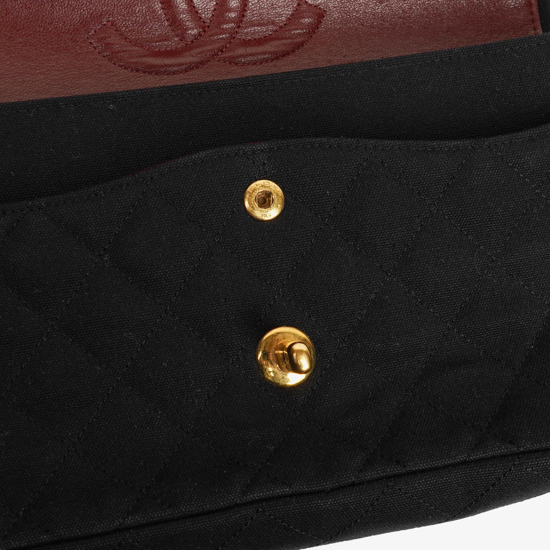 Chanel Double Flap Tasche in Schwarz gesteppt