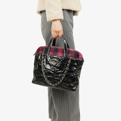Chanel Portobello Tote Bag aus schwarzem gestepptem glasiertem Kalbsleder und Tweed