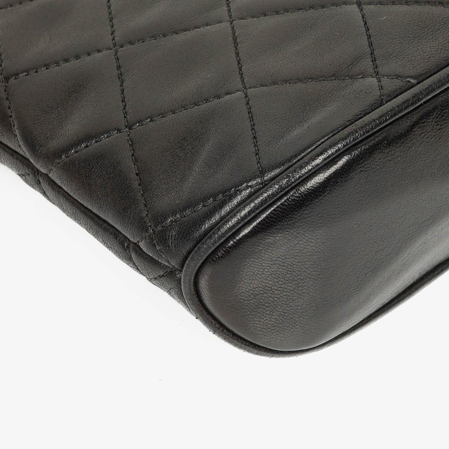 Chanel Umhängetasche aus schwarzem gestepptem Lammleder