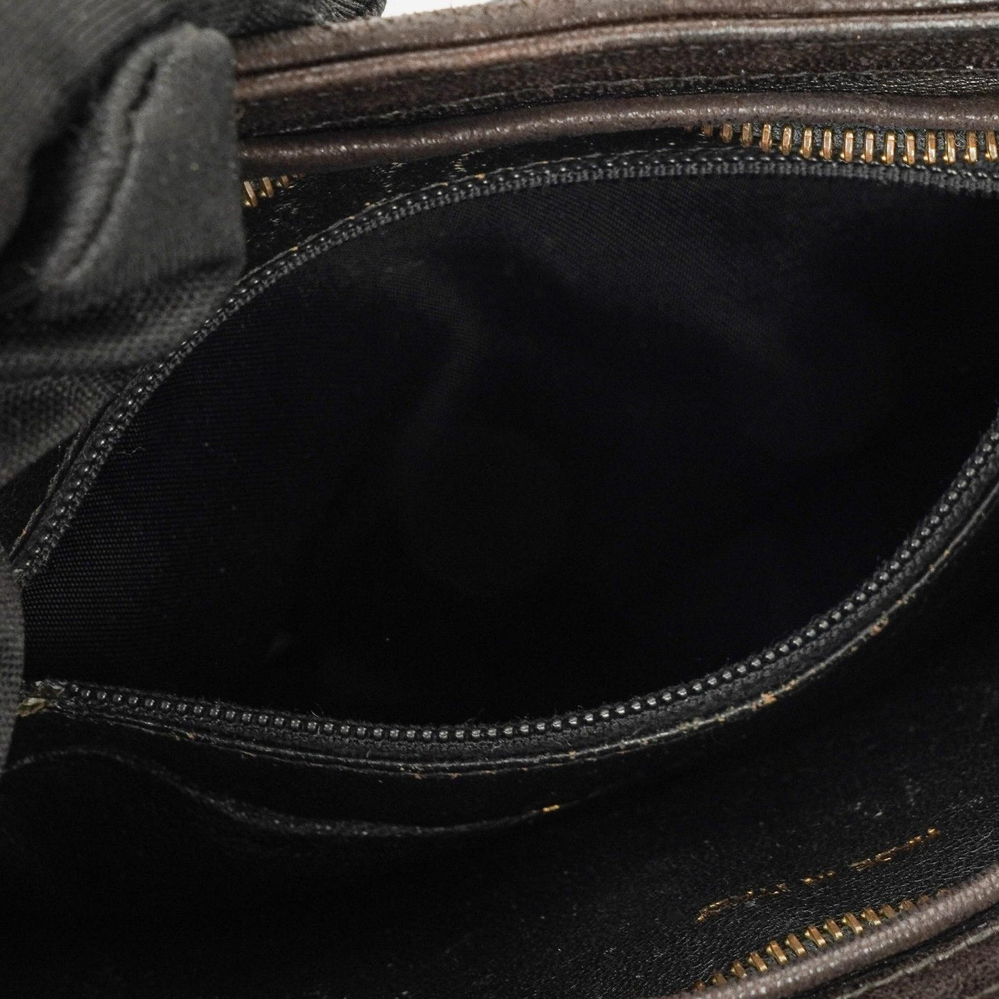 Chanel Umhängetasche aus schwarzem gestepptem Lammleder