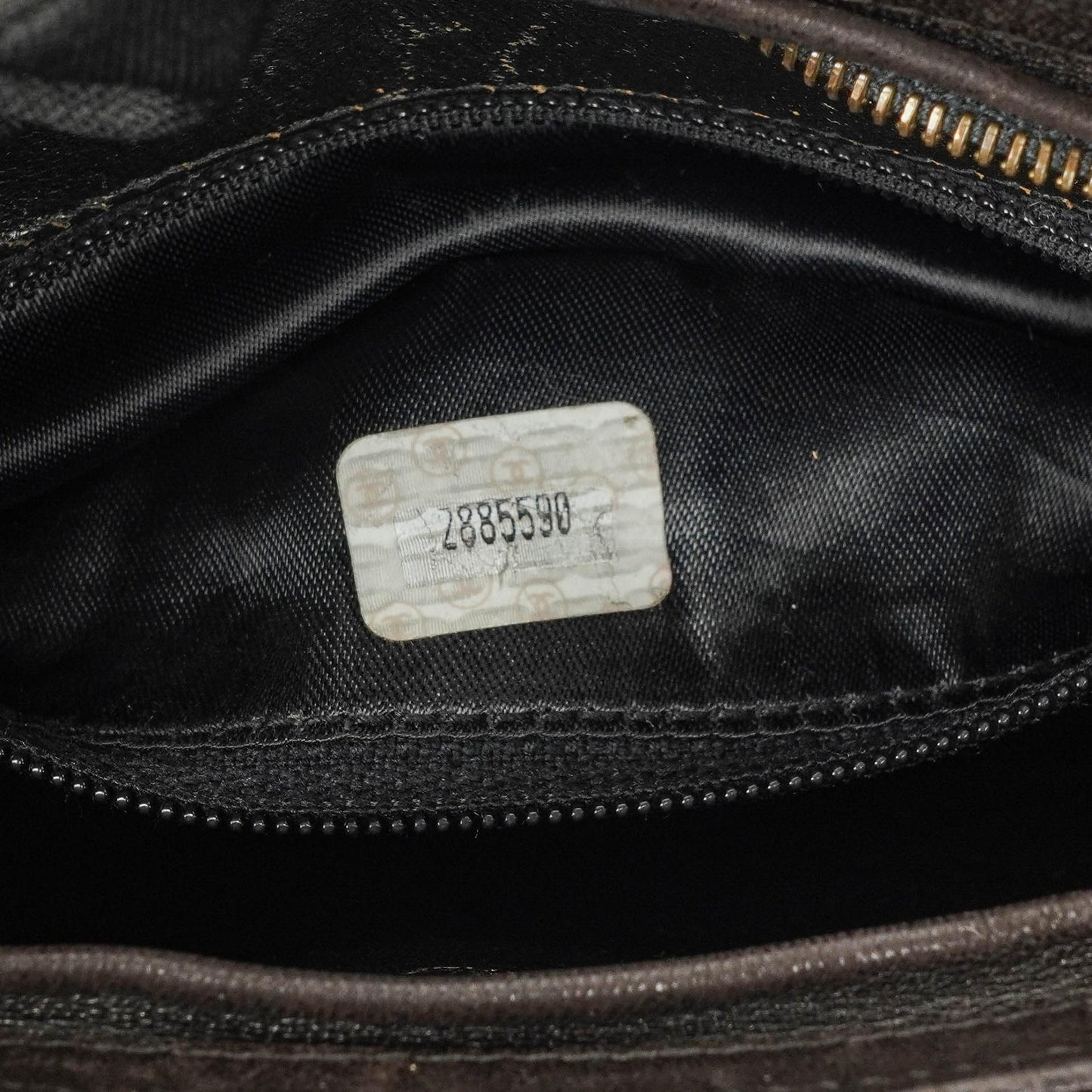Chanel Umhängetasche aus schwarzem gestepptem Lammleder