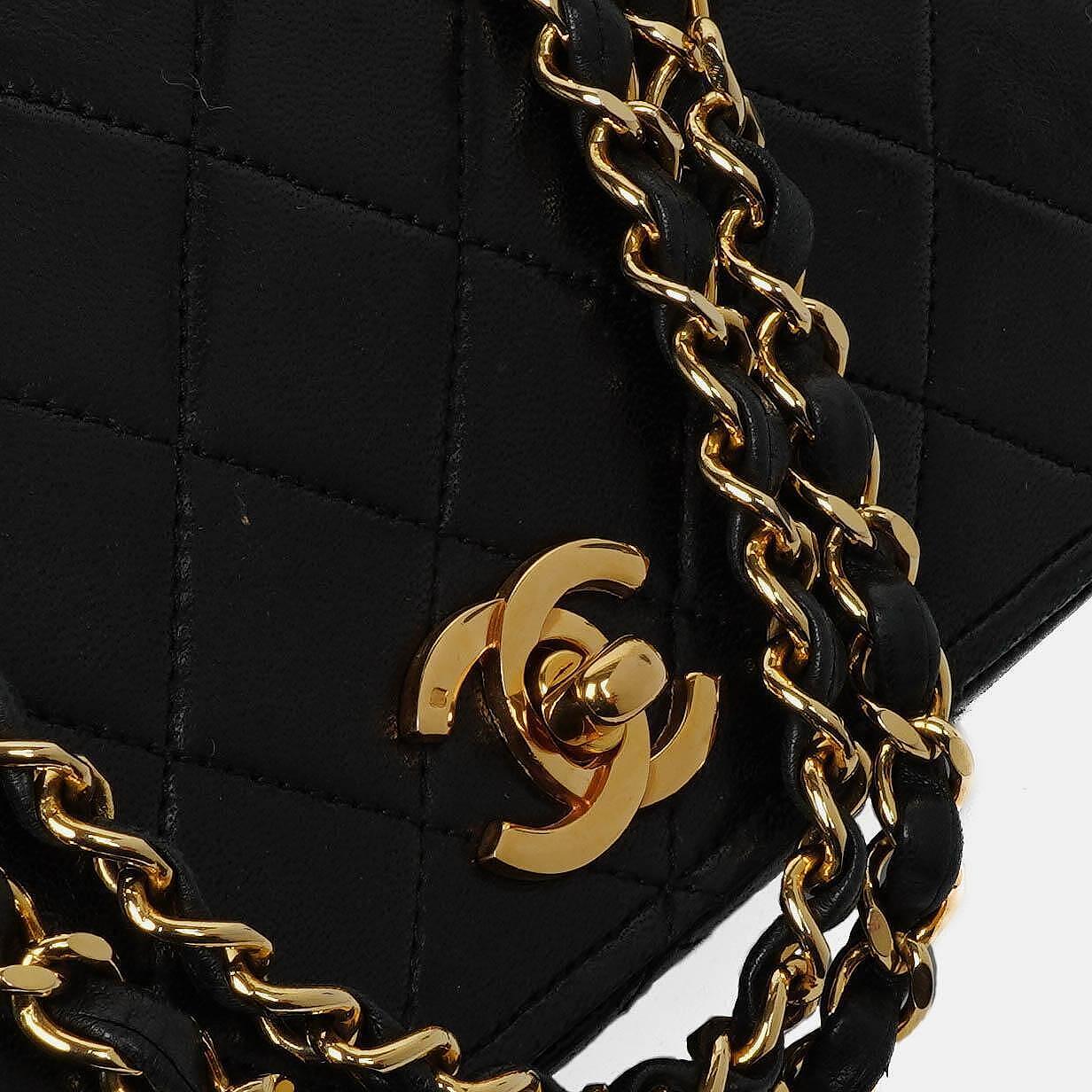 Chanel Full Flap Tasche aus schwarzem gestepptem Lammleder mit 24K Beschlägen