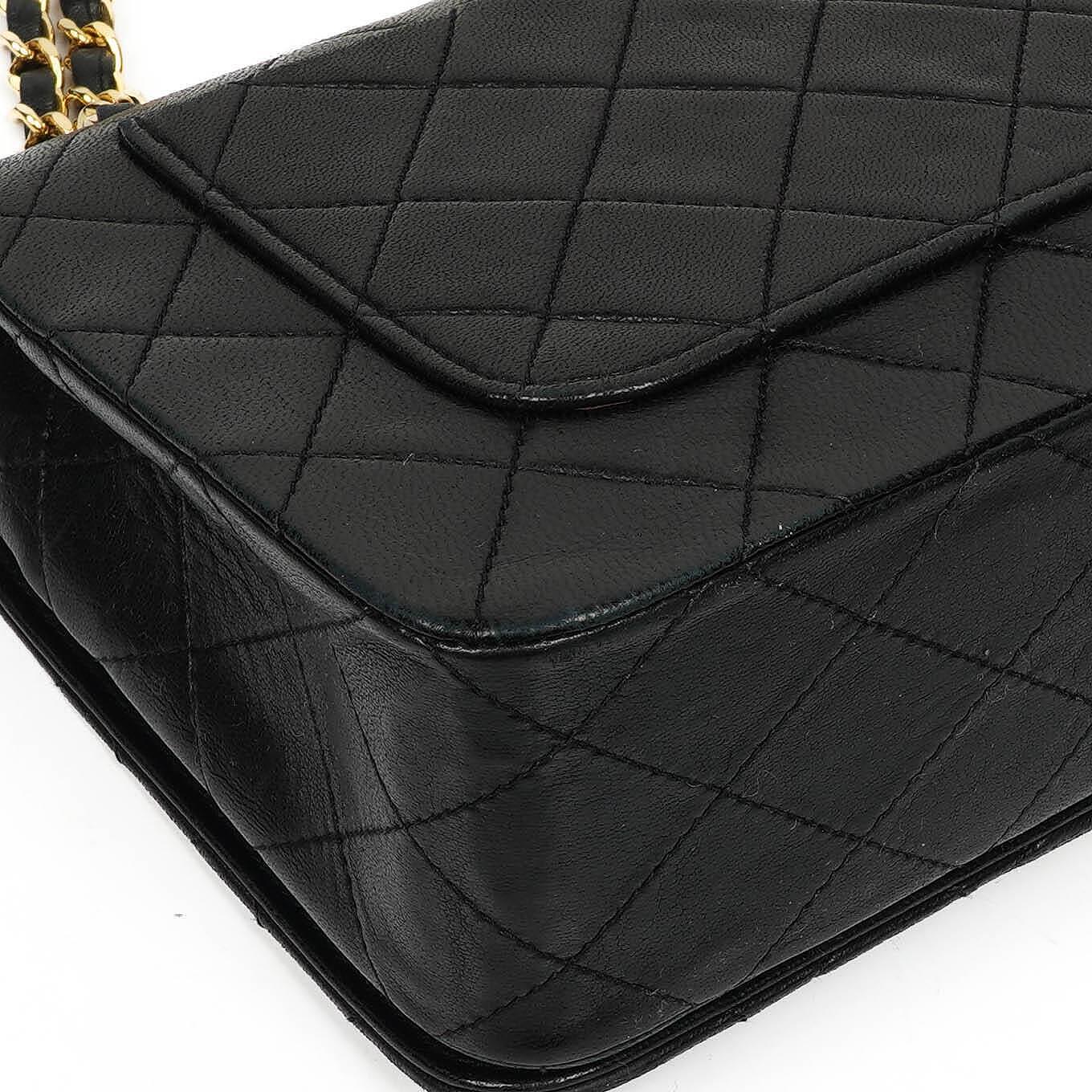 Chanel Full Flap Tasche aus schwarzem gestepptem Lammleder mit 24K Beschlägen