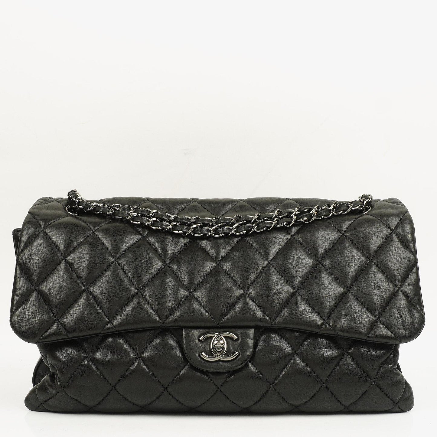 Chanel Maxi 3 Accordion Flap Tasche aus schwarzem gestepptem Lammleder