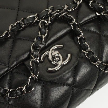 Chanel Maxi 3 Accordion Flap Tasche aus schwarzem gestepptem Lammleder