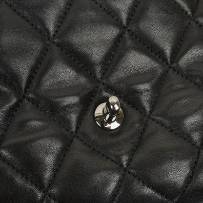 Chanel Maxi 3 Accordion Flap Tasche aus schwarzem gestepptem Lammleder
