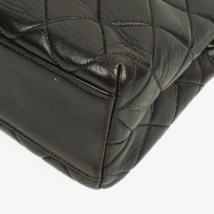Chanel Schwarze Gestepptes Lammleder Schultertasche