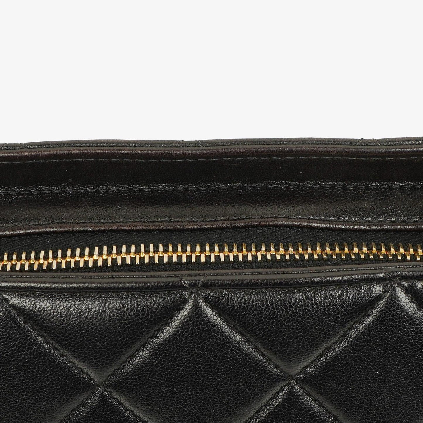 Chanel Schwarze Gestepptes Lammleder Schultertasche