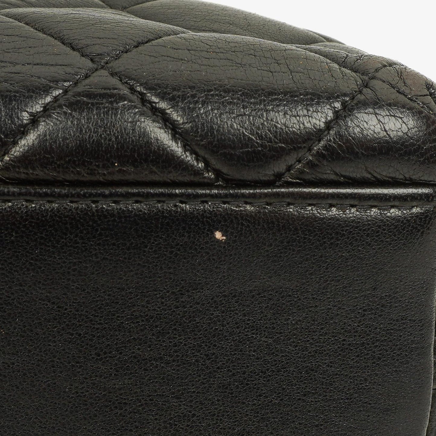 Chanel Schwarze Gestepptes Lammleder Schultertasche