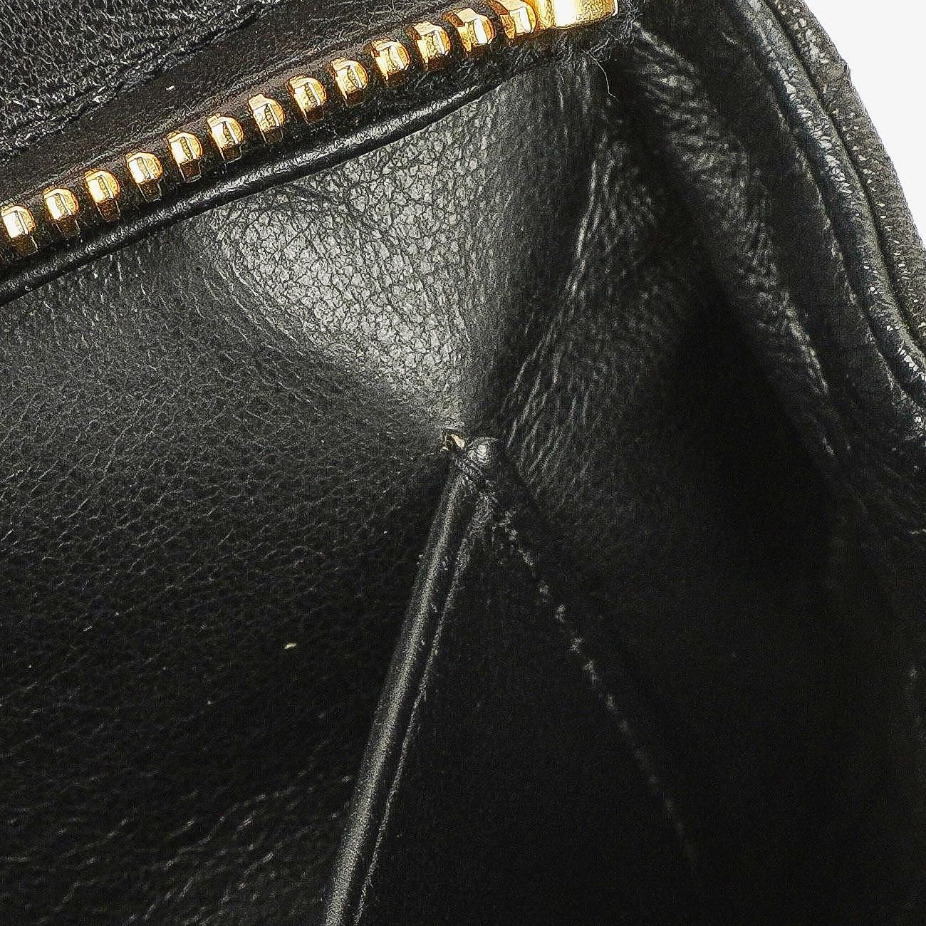 Chanel Schwarze Gestepptes Lammleder Schultertasche